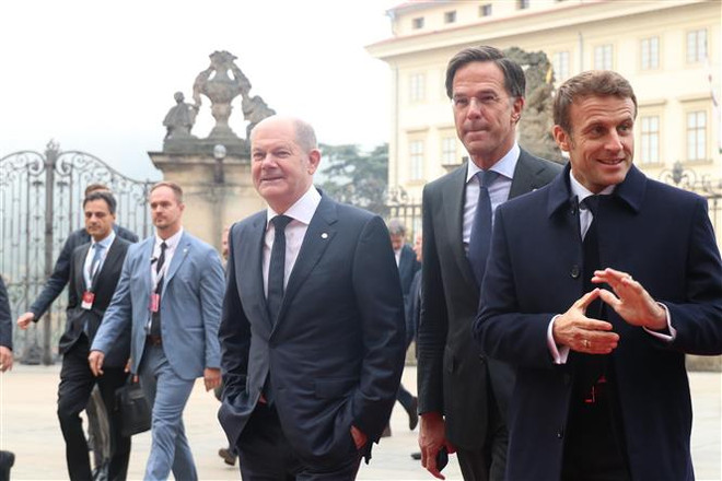 Liên minh châu Âu thảo luận hàng loạt vấn đề cấp bách ảnh 1