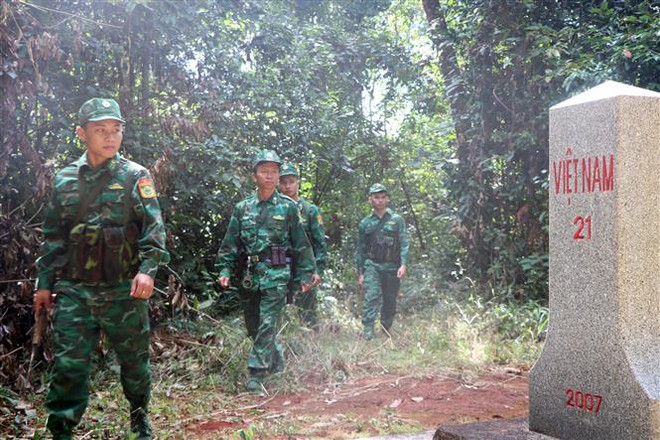 Kon Tum: Chiến sỹ biên phòng cùng dân 13 xã biên giới tất bật đón Tết ảnh 2