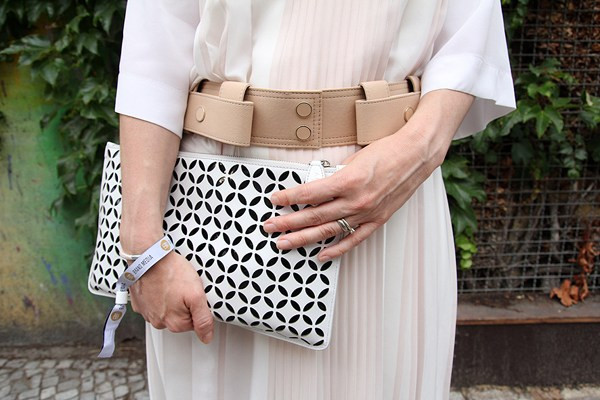 Những đường cắt laser tinh xảo trong thiết kế mùa Thu Đông ảnh 12