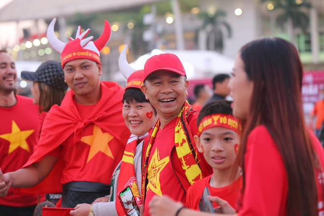 Cổ động viên tin Việt Nam sẽ đánh bại 'Voi chiến' Thái Lan ảnh 2