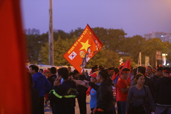 Cổ động viên tin Việt Nam sẽ đánh bại 'Voi chiến' Thái Lan ảnh 3