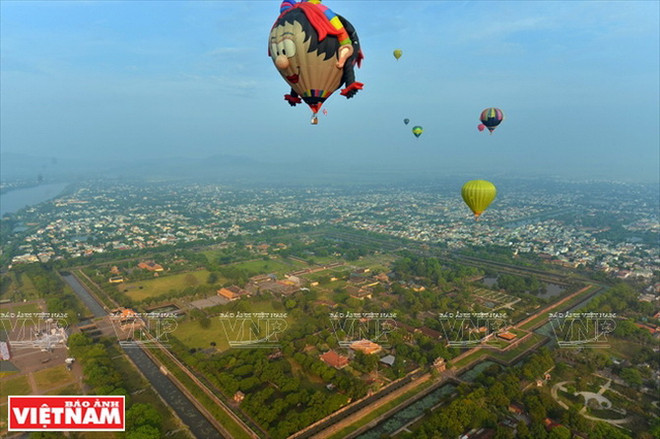 Ngắm nhìn vẻ đẹp cổ kính của cố đô Huế từ khinh khí cầu ảnh 10
