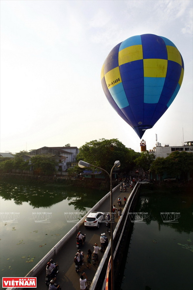 Ngắm nhìn vẻ đẹp cổ kính của cố đô Huế từ khinh khí cầu ảnh 6