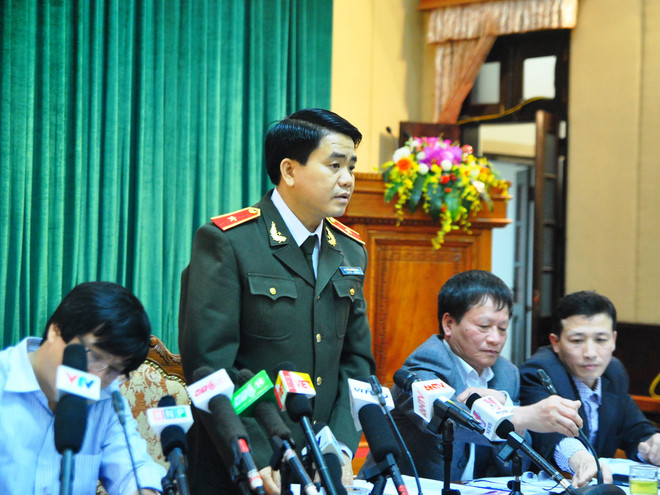 Công an xác minh nhóm người mặc áo "DLV" ngăn tưởng niệm liệt sỹ ảnh 1