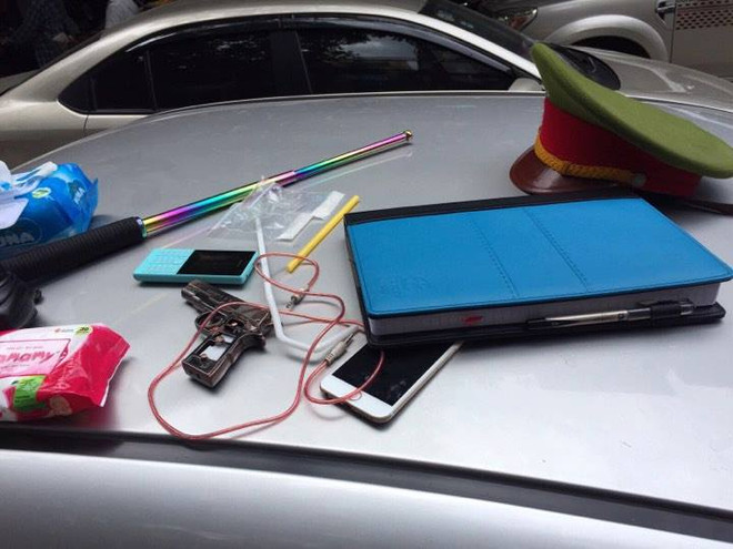 Hà Nội: Cảnh sát truy đuổi xe ôtô "điên" bỏ chạy qua nhiều tuyến phố ảnh 2