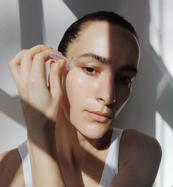 Phải làm sao với gương mặt sưng húp mỗi buổi sáng khi thức dậy? ảnh 2