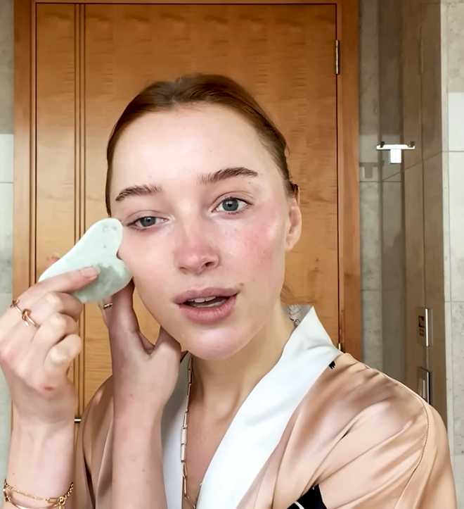 Phải làm sao với gương mặt sưng húp mỗi buổi sáng khi thức dậy? ảnh 1