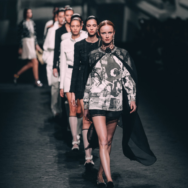 Ready-to-wear Xuân Hè 2023: Vẻ đẹp thuần khiết của người phụ nữ Chanel ảnh 1