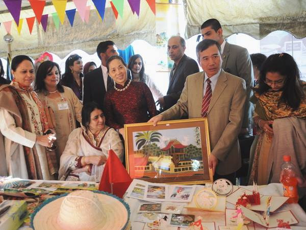 Việt Nam tham gia Hội chợ Từ thiện năm 2014 tại Pakistan ảnh 1