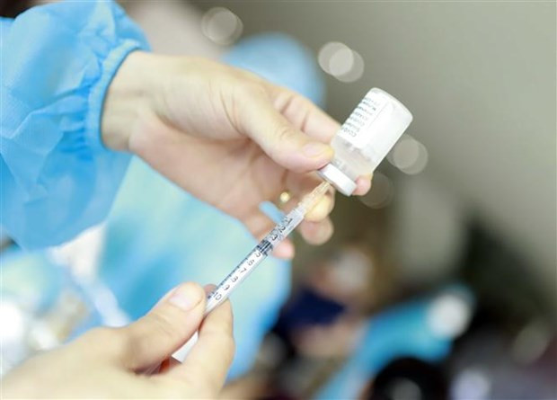 (Ảnh minh họa: Hoàng Hùng/TTXVN) Quảng Ninh bắt đầu tiêm vaccine COVID-19 cho trẻ em từ ngày 30/10 ảnh 1