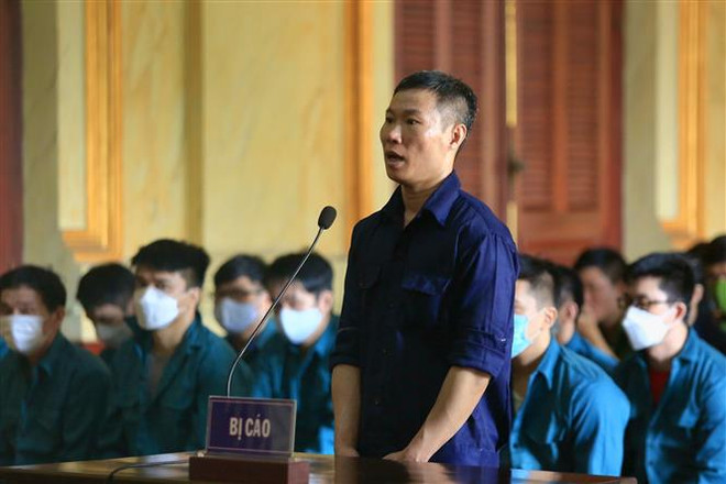 Cựu Cảnh sát kinh tế buôn lậu bị đề nghị án phạt từ 14-16 năm tù ảnh 1