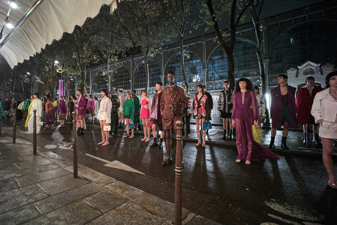 Cuộc xâm nhập gene Z bằng các thiết kế đầy mê hoặc của Valentine ảnh 1