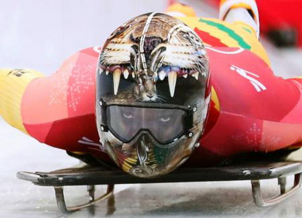 Thời trang mũ bảo hiểm - điểm nhấn đáng chú ý tại Olympic PyeongChang ảnh 2