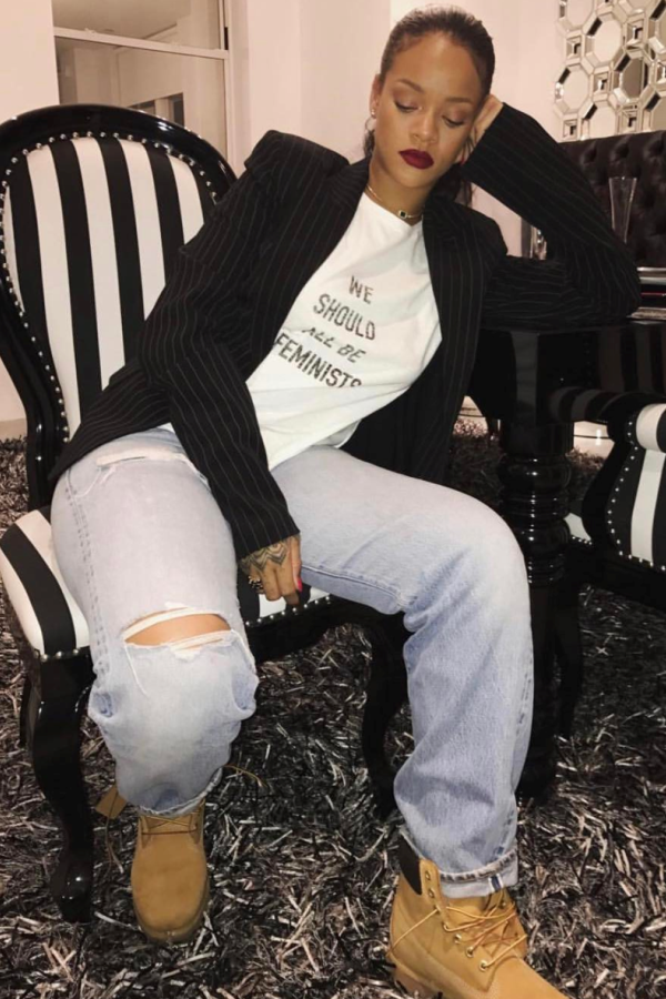 Ba mẫu áo thun đang làm điên đảo sàn diễn đường phố ảnh 22