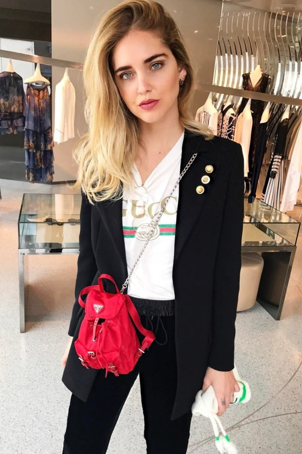 Ba mẫu áo thun đang làm điên đảo sàn diễn đường phố ảnh 12