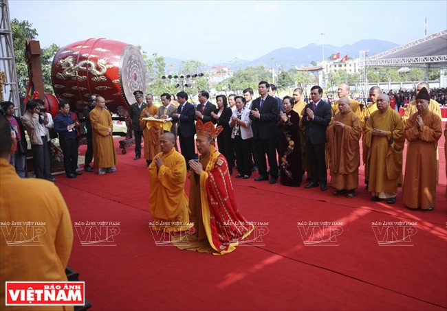 Hàng vạn người dân hành hương về miền đất Phật Yên Tử ảnh 3