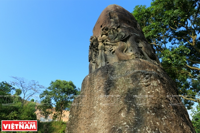 Bí ẩn cột đá chùa Dạm tạo sức hút kỳ diệu với du khách thập phương ảnh 3