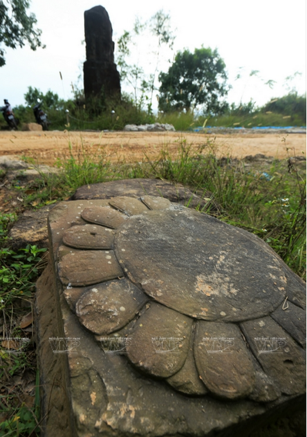 Bí ẩn cột đá chùa Dạm tạo sức hút kỳ diệu với du khách thập phương ảnh 6