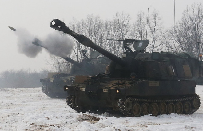 Đơn vị pháo binh Mỹ tổ chức tập trận bắn đạn thật tại Hàn Quốc ảnh 1