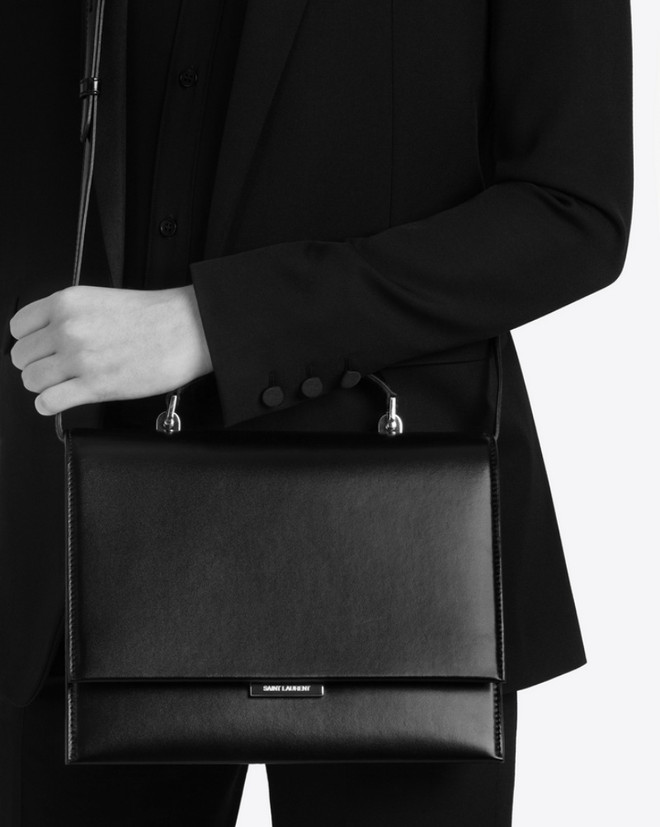 Angelina Jolie thanh lịch đậm chất Pháp với túi xách của Saint Laurent ảnh 2