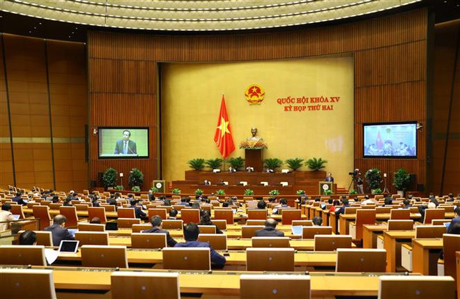 Một phiên họp tại Kỳ họp thứ 2. (Ảnh: Văn Điệp/TTXVN) Kỳ họp thứ 2: Thảo luận về công tác tư pháp và phòng, chống tham nhũng ảnh 1