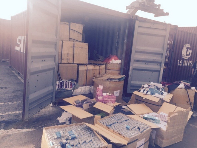 Phát hiện container hàng lậu từ Thái Lan ngụy trang đồ bảo hộ ảnh 1