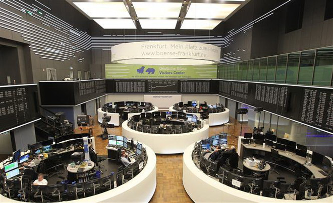 Sàn giao dịch chứng khoán Frankfurt, Đức. (Ảnh: AFP/TTXVN) Cổ phiếu công nghệ dẫn dắt đà tăng của chứng khoán châu Âu ảnh 1