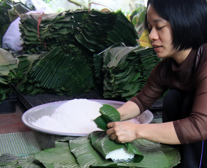 Các làng nghề ở tỉnh Hà Nam rộn ràng chuẩn bị hàng Tết ảnh 1