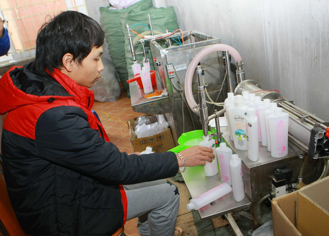 Hà Nội: Phát hiện cơ sở sản xuất sữa tắm giả thương hiệu ngoại ảnh 2