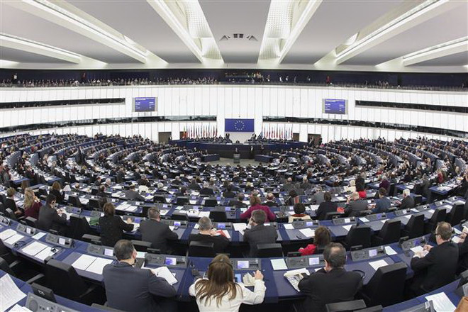 Nghị viện châu Âu kiên quyết không nhượng bộ vấn đề ngân sách ảnh 1