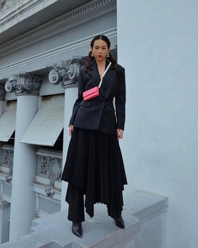 Chi Pu và dàn sao Việt xúng xính áo khoác, cardigan ngày lạnh ảnh 8