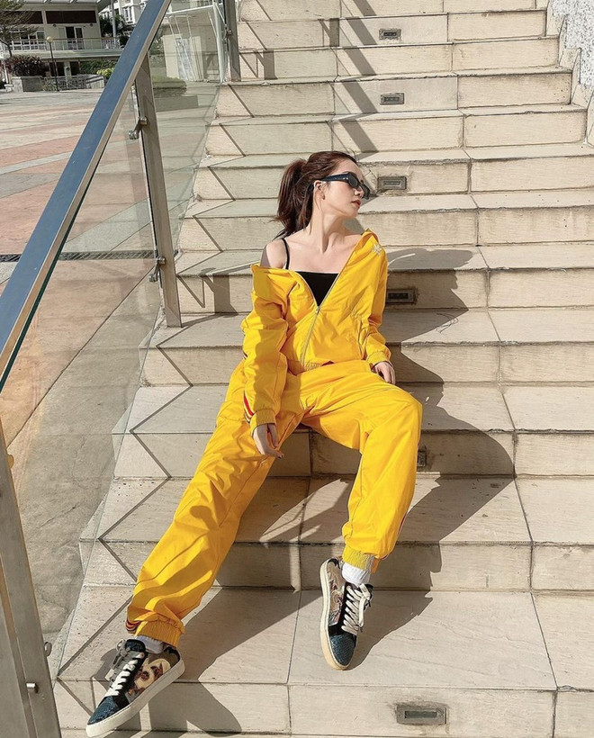 Chi Pu và dàn sao Việt xúng xính áo khoác, cardigan ngày lạnh ảnh 20