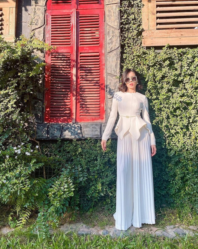 Chi Pu và dàn sao Việt xúng xính áo khoác, cardigan ngày lạnh ảnh 14