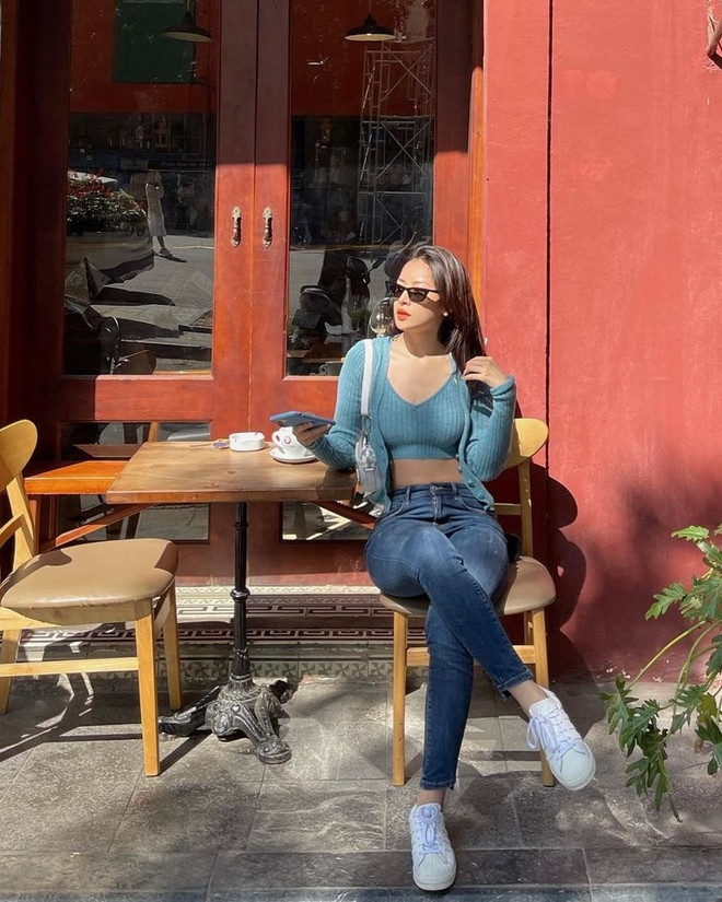 Chi Pu và dàn sao Việt xúng xính áo khoác, cardigan ngày lạnh ảnh 2