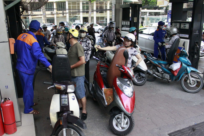 Sẽ điều chỉnh giá dầu nhịp nhàng dựa trên các yếu tố tác động ảnh 1