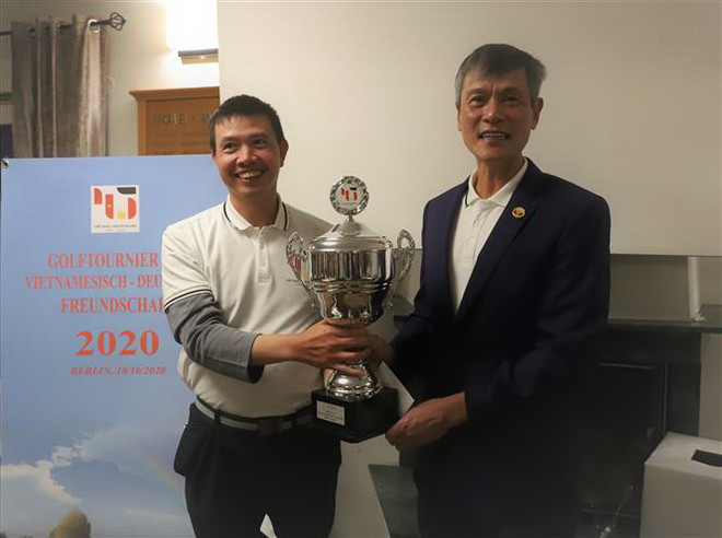 Giải golf hữu nghị dịp kỷ niệm thiết lập quan hệ ngoại giao Việt-Đức ảnh 2