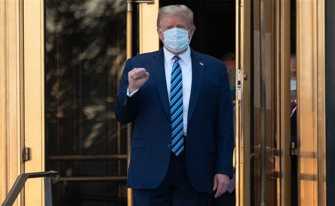 Tổng thống Mỹ Donald Trump. (Ảnh: AFP/TTXVN) Bác sỹ xác nhận ông Trump không còn nguy cơ truyền bệnh COVID-19 ảnh 1