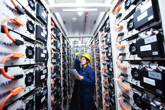 Một trung tâm lưu trữ năng lượng ở Hàng Châu, Trung Quốc. (Nguồn: chinadialogue.net) Nguy cơ thiếu điện có thể cản trở sự phục hồi kinh tế Trung Quốc ảnh 1