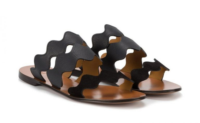 Cùng với “giày ông già”, dép lê tiền triệu cũng gây bão không kém ảnh 12