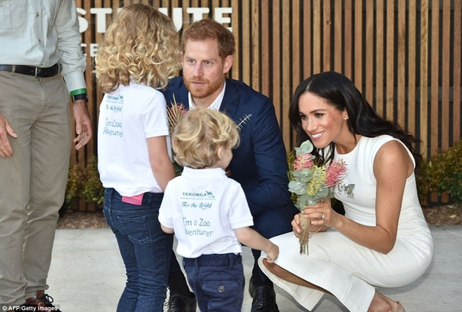 Meghan Markle mang thai: Quy tắc Hoàng gia Anh lại bị phá vỡ ảnh 2