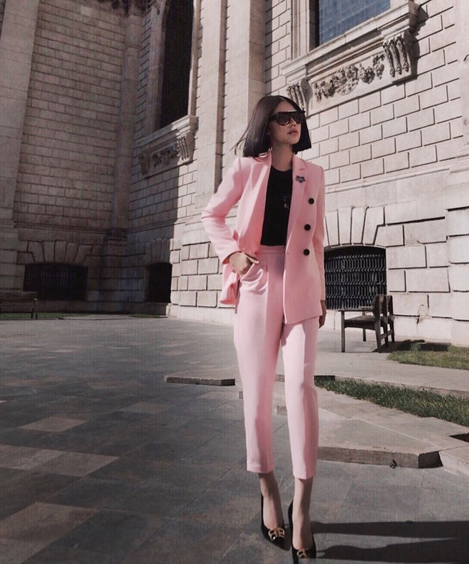 Thanh Hằng, Hà Tăng và dàn mỹ nhân ghi điểm với street style ấn tượng ảnh 12