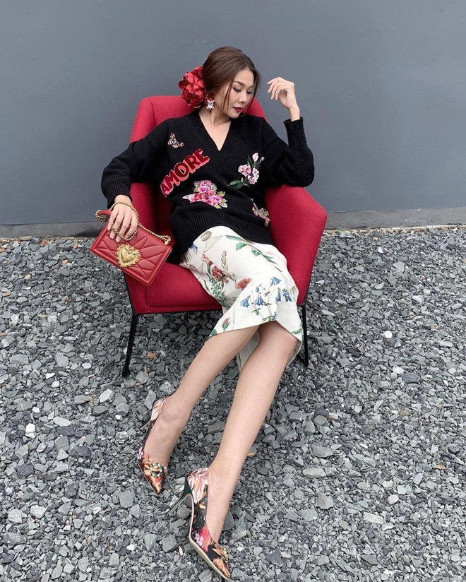 Thanh Hằng, Hà Tăng và dàn mỹ nhân ghi điểm với street style ấn tượng ảnh 2