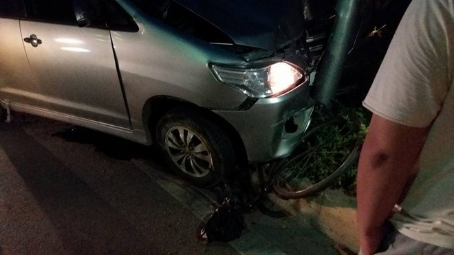 Hà Nội: Bất ngờ mất lái, xế hộp “hạ gục’ nhiều người đi đường ảnh 2