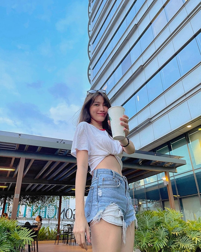 "Say nắng" trước loạt đồ trắng toàn tập của dàn mỹ nhân Việt ảnh 27