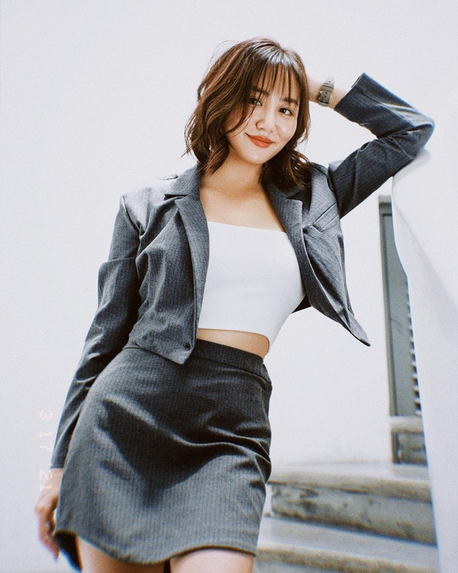 "Say nắng" trước loạt đồ trắng toàn tập của dàn mỹ nhân Việt ảnh 21