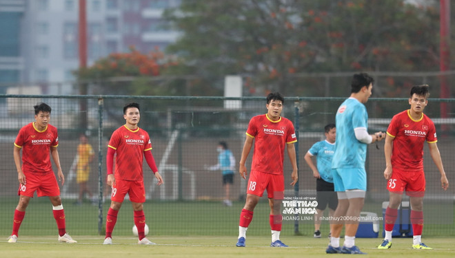 Vòng loại World Cup: Quang Hải sẵn sàng, Tuấn Anh khó dự trận gặp UAE ảnh 2