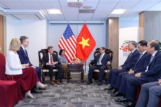 Thủ tướng Phạm Minh Chính tiếp Cố vấn An ninh Quốc gia Hoa Kỳ Jake Sullivan. (Ảnh: Dương Giang/TTXVN) Thủ tướng tiếp Cố vấn An ninh Quốc gia Hoa Kỳ Jake Sullivan ảnh 1