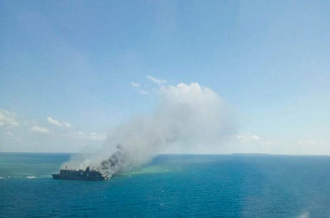Hy Lạp: Phà chở hơn 1.000 người bất ngờ bốc cháy trong đêm ảnh 1