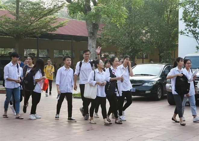 [Video] Gần 900.000 thí sinh thi môn đầu tiên kỳ thi THPT quốc gia ảnh 1