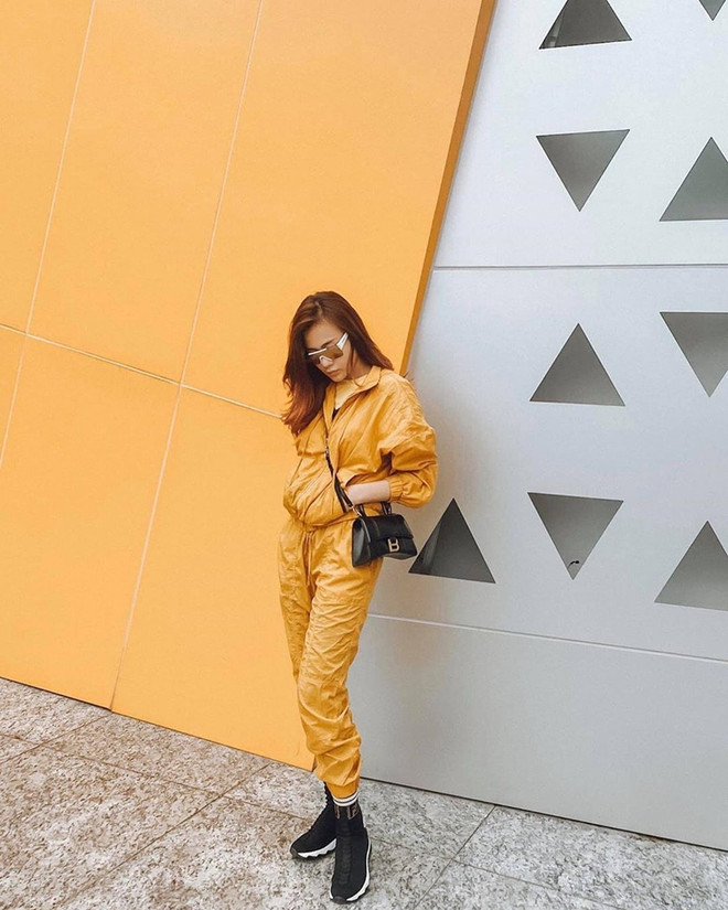 Sắc hồng thống trị phong cách street style tuần qua của dàn sao Việt ảnh 18